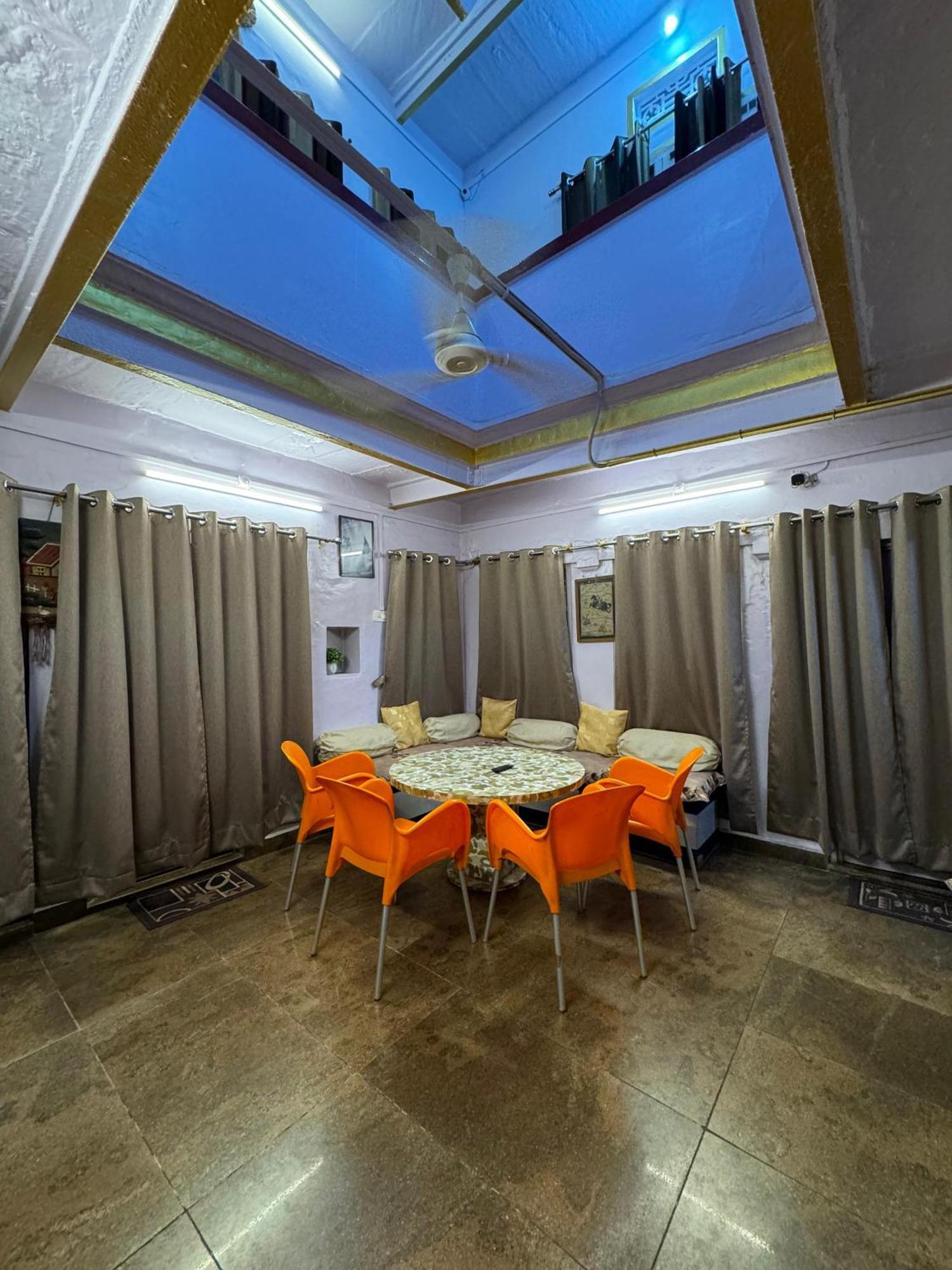The Golden Lodge Varanasi Eksteriør billede